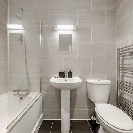 London Edgware Station Apartment Exterior photo